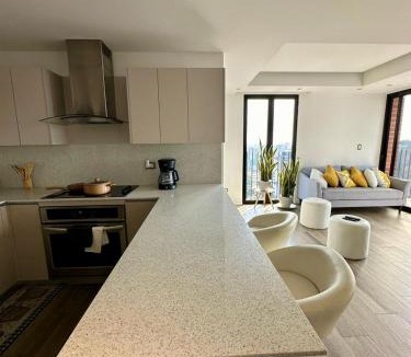 Zona 10 Apartment | Apartamento de 3 Dormitorios, Zona 10, Parqueo, Gym, Piscina