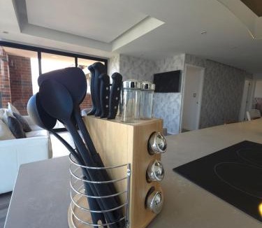 Zona 10 Apartment | Apartamento de 3 Dormitorios, Zona 10, Parqueo, Gym, Piscina