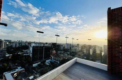 Zona 10 Apartment | Apartamento de 3 Dormitorios, Zona 10, Parqueo, Gym, Piscina