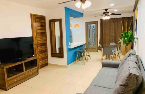 Lazaro Cardenas Apartment | Apartamento Moderno a mins de la Playa y Malecón