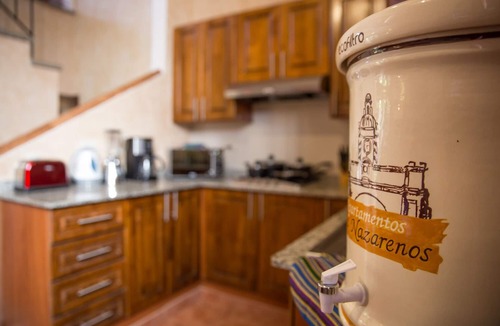 Antigua Guatemala House | Apartamentos los Nazarenos PRIVATE APT 5 - heated swimming pool, jacuzzi and gym