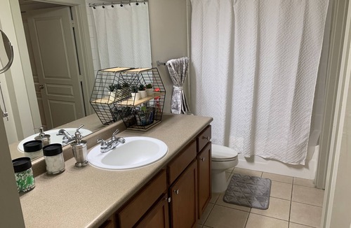 Uptown Apartment | Apartment w/Pool view 5 min from Galleria