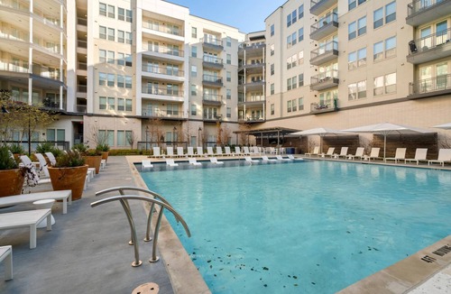 Central Arlington Apartment | Arlington Trendy Studio Apartment