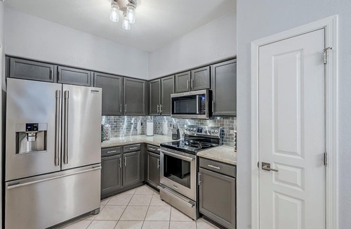 Kierland Condo | Aug Special|Kierland|Pets|Pool|HotTub|Greenside 9 ~ Pet Friendly ~ Golf Retreat