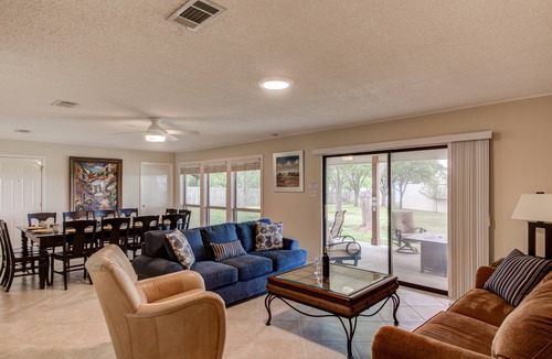 East Oak Hill House | 🌵 Austin Escape with Private Pool, Ping Pong & Game Space | Roadrunner Retreat