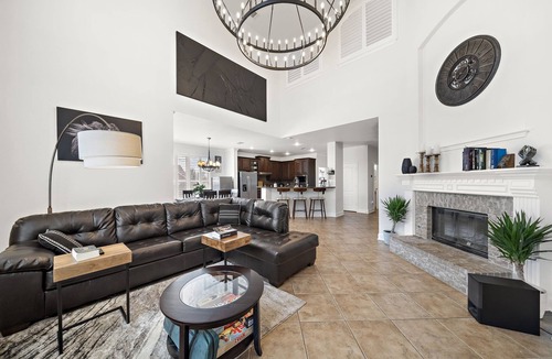 West Oak Hill House | Austin Retreat House | 6BR | Yoga Gym | BBQ Yard