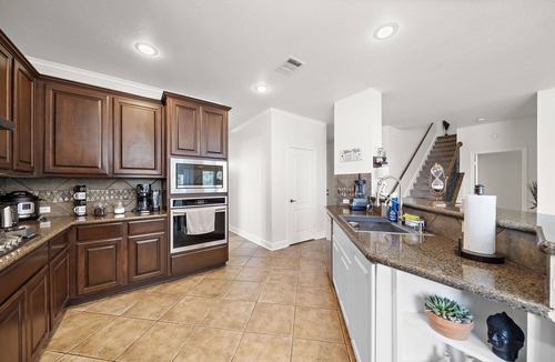 West Oak Hill House | Austin Retreat House | 6BR | Yoga Gym | BBQ Yard
