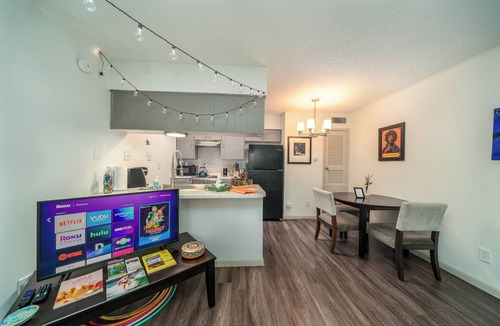 North University Apartment | Austinite - Near UT, Hyde Park & Moody Center