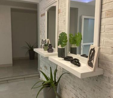Zona 13 Hotel | Ayari Bed & Breakfast
