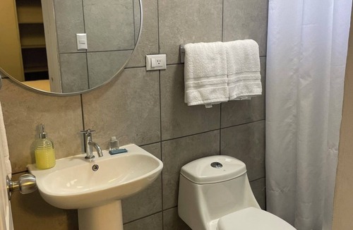 Zona 13 Hotel | Ayari