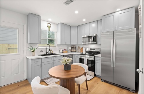 College Park House | Backyard Bliss Bungalow w/Pergola Fast WiFi Near Waterway