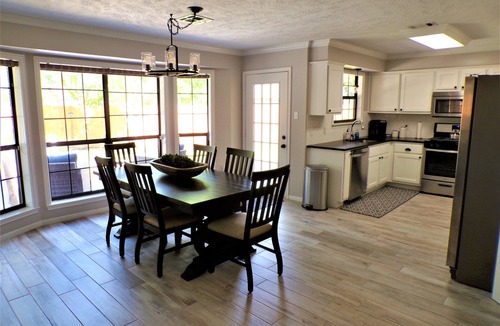 College Station House | Backyard Oasis with Private Pool, SPA and Putting Green only 2 Miles from TAMU!