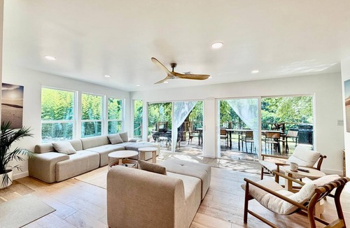 Allen House | Bamboo Heaven: Lakefront Luxury