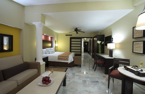 South Shore Hotel Area Resort | Barceló Puerto Vallarta - All Inclusive