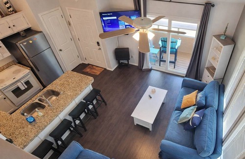 Port Isabel Apartment | * Bay Sunset Views * Waterfront Pool * Boat Slip