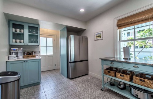 Del Mar House | Bayfront Breeze on Ocean Drive Sleeps 15