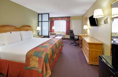 Terrell Hotel | Baymont by Wyndham Terrell