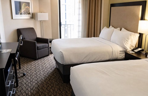 Central City Hotel | Bayside Downtown Retreat | Close to USS Lexington Museum & Harbor Tours
