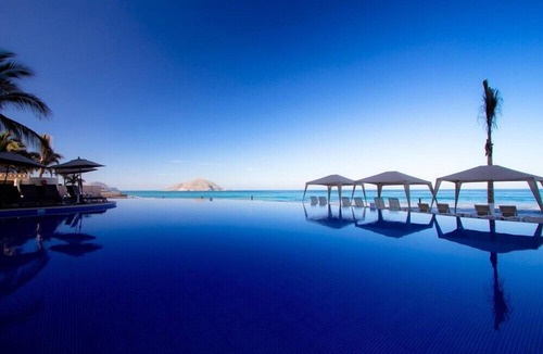 Marina Mazatlan Hotel | Beach-Front Junior Suite at Park Royal Mazatlan