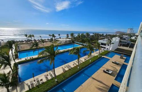 Cerritos Apartment | Beachfront Apartment