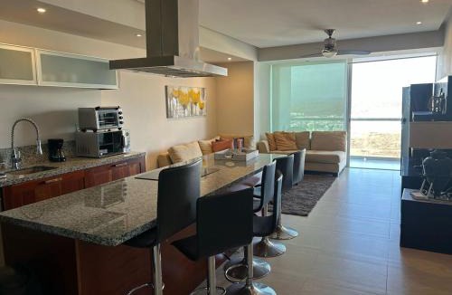 Cerritos Apartment | Beachfront Apartment