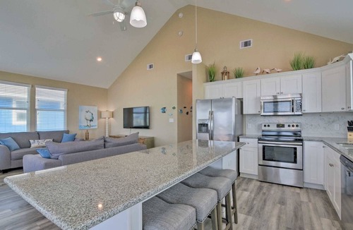 Port Bolivar House | Beachfront Getaway! Great for bird watching! Perfect water view!