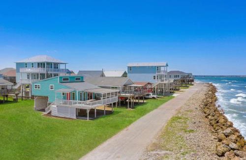San Luis House | Beachfront Home with Unrivaled Views of the Ocean