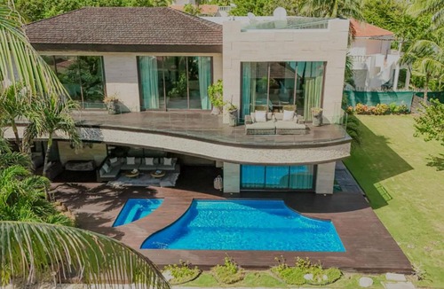 Playacar Beach Villa | Beachfront House of Sirens