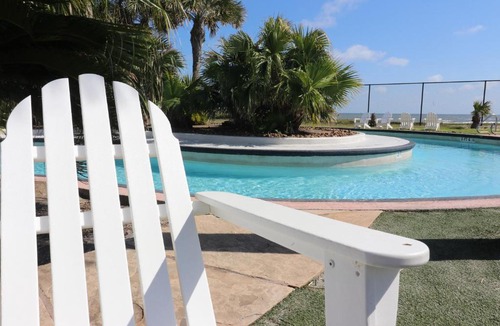 Galveston Apartment | Beachfront Laid Back and Luxurious Diamond Beach Condo - Amazing Pools Amenities
