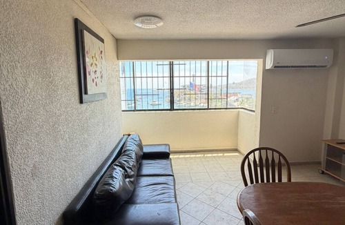 Las Playas Apartment | Beachfront Apartment : Caleta Beach + Free Parking