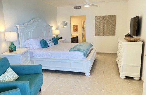 Puerto Penasco Resort | Beachfront Newly Remodeled Luxury Condo-Sonoran Spa W 410 -3BR 2 BA Next to pool