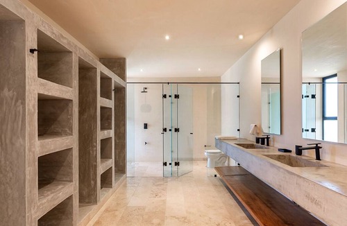 Ixil House | Beachfront Oasis with 2 Private Pools / Casa A-Mar