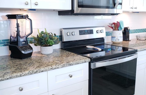Port Bolivar House | Beachfront | Ocean Views, Sunroom & Pet-Friendly