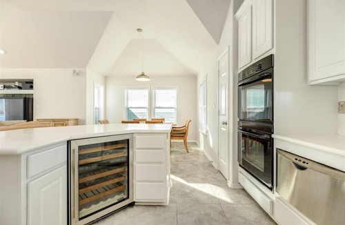 Acapulco Village House | Beachfront Paradise of Texas 4br 3 1/2 baths