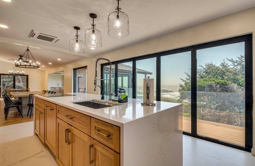 Gold Beach House | Beachfront, Pool, and Views on Oregon Coast: 5BR