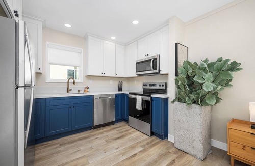 Old Towne Apartment | Beachfront Studio Steps to Main Street