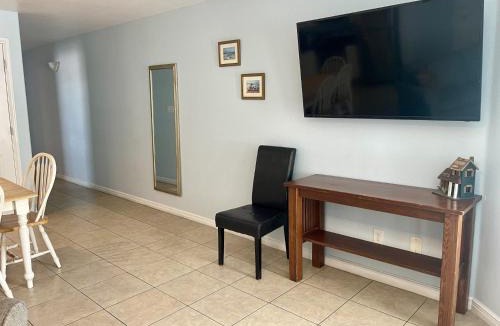 Port Aransas Apartment | Beachgate Condo Suites and Hotel 526 - 527a - 527b condo