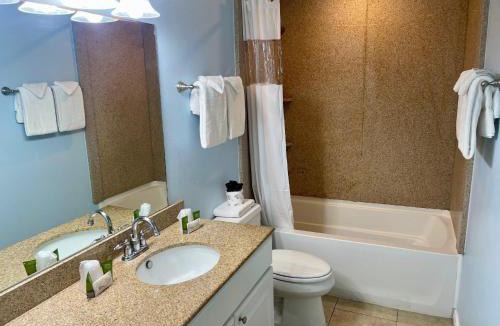 Port Aransas Apartment | Beachgate Condo Suites and Hotel 526 - 527a - 527b condo