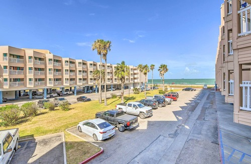 North Beach Condo | Beachside Corpus Christi Condo w/Amenities!