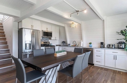 Half Moon Bay House | Beachview Holiday Family Retreat | Steps to Sand