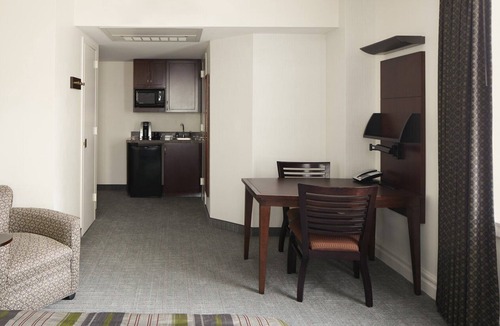 Downtown Houston Apartment | Beautiful 1 bedroom unit at resort, sleeps 4