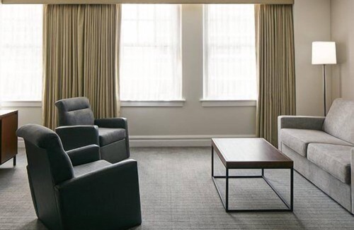 Downtown Houston Apartment | Beautiful 1 bedroom unit at resort, sleeps 4