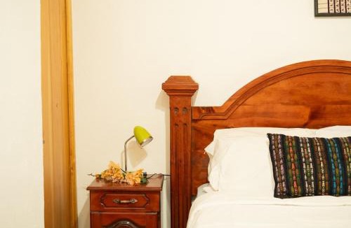 San Juan La Laguna Apartment | Beautiful 2-Bedroom Cottage with Garden Near Lake