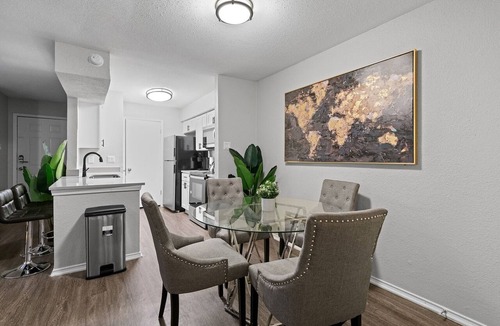 University Hills and Windsor Park Apartment | Beautiful 2BD/2BA in University Hills tzts