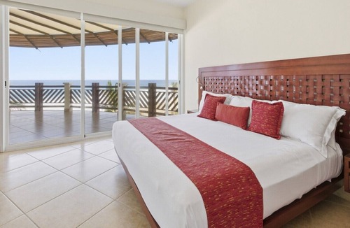 San Pedro Mixtepec Apartment | Beautiful 4 bdm Ocean Front Condo at Vivo Resorts