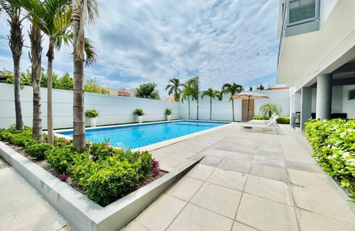 Villa Marina Condo | beautiful apartment near the beach/pool by Gpsrentas