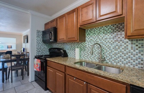 Mahncke Park Apartment | Beautiful Apartment @ The Botanical Gardens #10