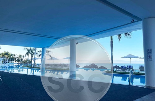 Flamingos Apartment | Beautiful beachfront condominium.