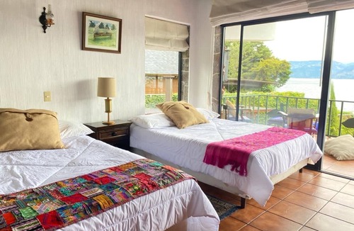 San Lucas Toliman House | Beautiful Chalet in Lake Atitlan! w/Private direct Beach Access
