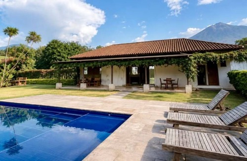 Ciudad Vieja House | Beautiful family home in a secure condominium with Wi-Fi and all the amenities